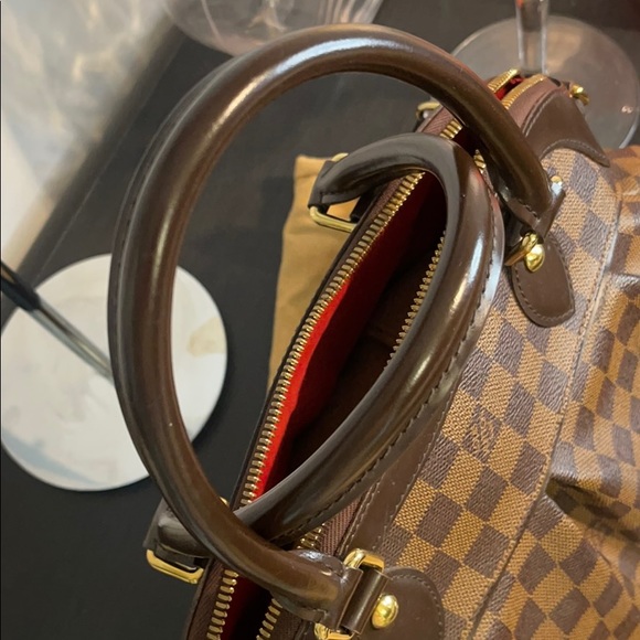 Authentic Louis Vuitton Classic Trevi PM Bag - Picture 16 of 17